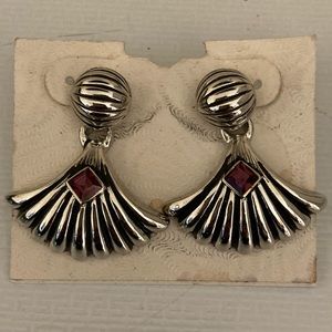 VINTAGE SILVER TONE CLIP-ON EARRINGS WITH PINK/PURPLE STONE